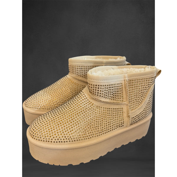 Plateau Boots in Beige